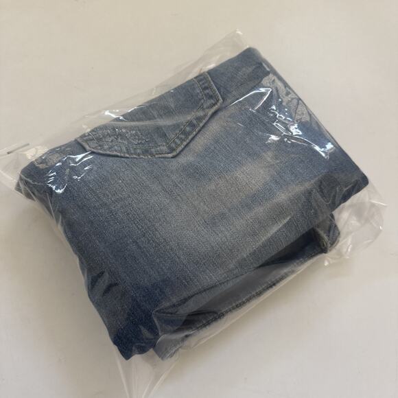 Miss Me Jeans Boyfriend Capri Thick Stitch Rhinestone Embroidered 28 Flap Pocket - Picture 13 of 13